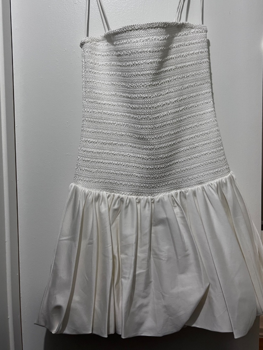 Alice and Olivia White Smocked Arden Bubble Hem Drop Waist Cocktail Mini Dress - Picture 2 of 4